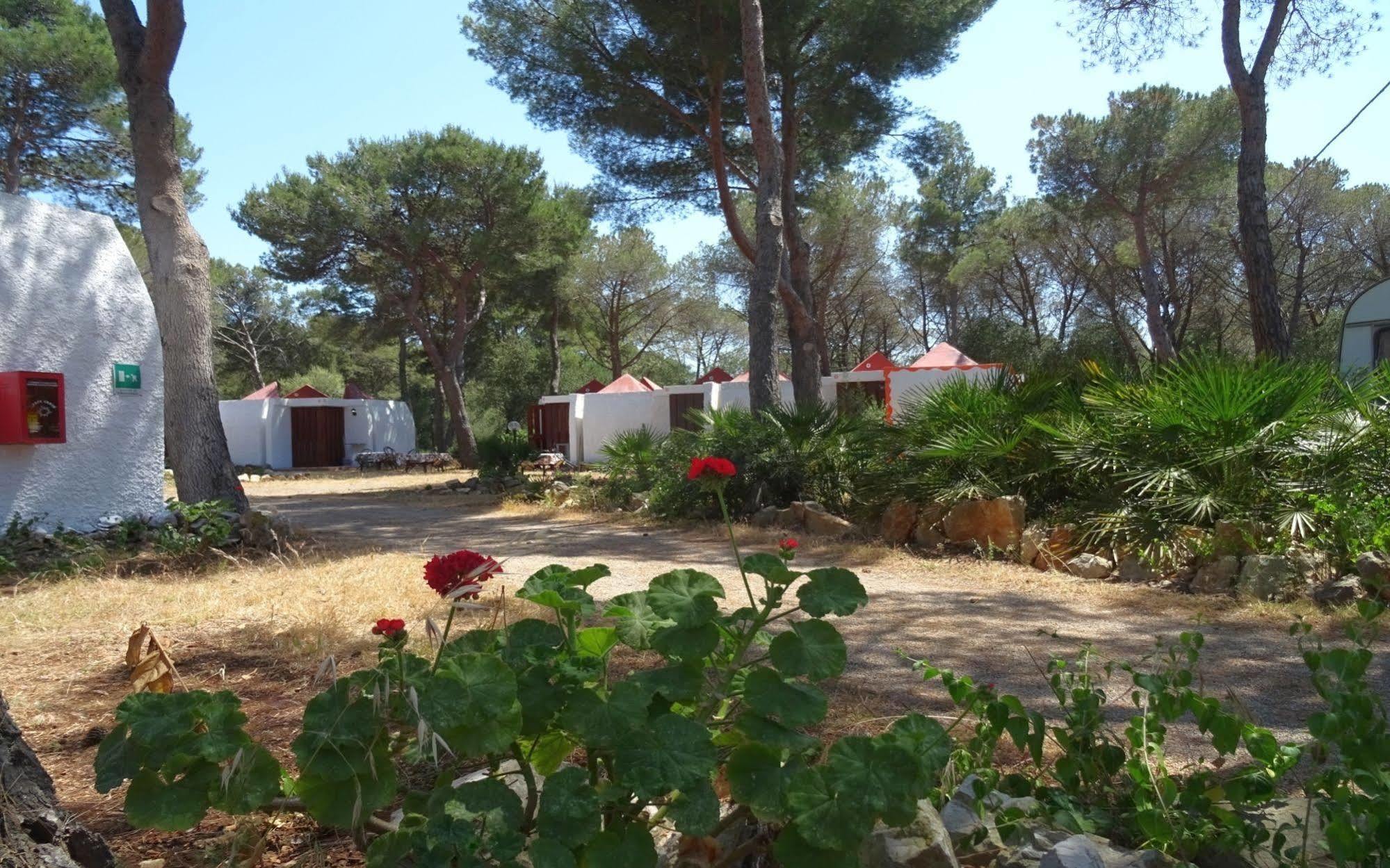 Villaggio Camping Nurral Fertilia Esterno foto