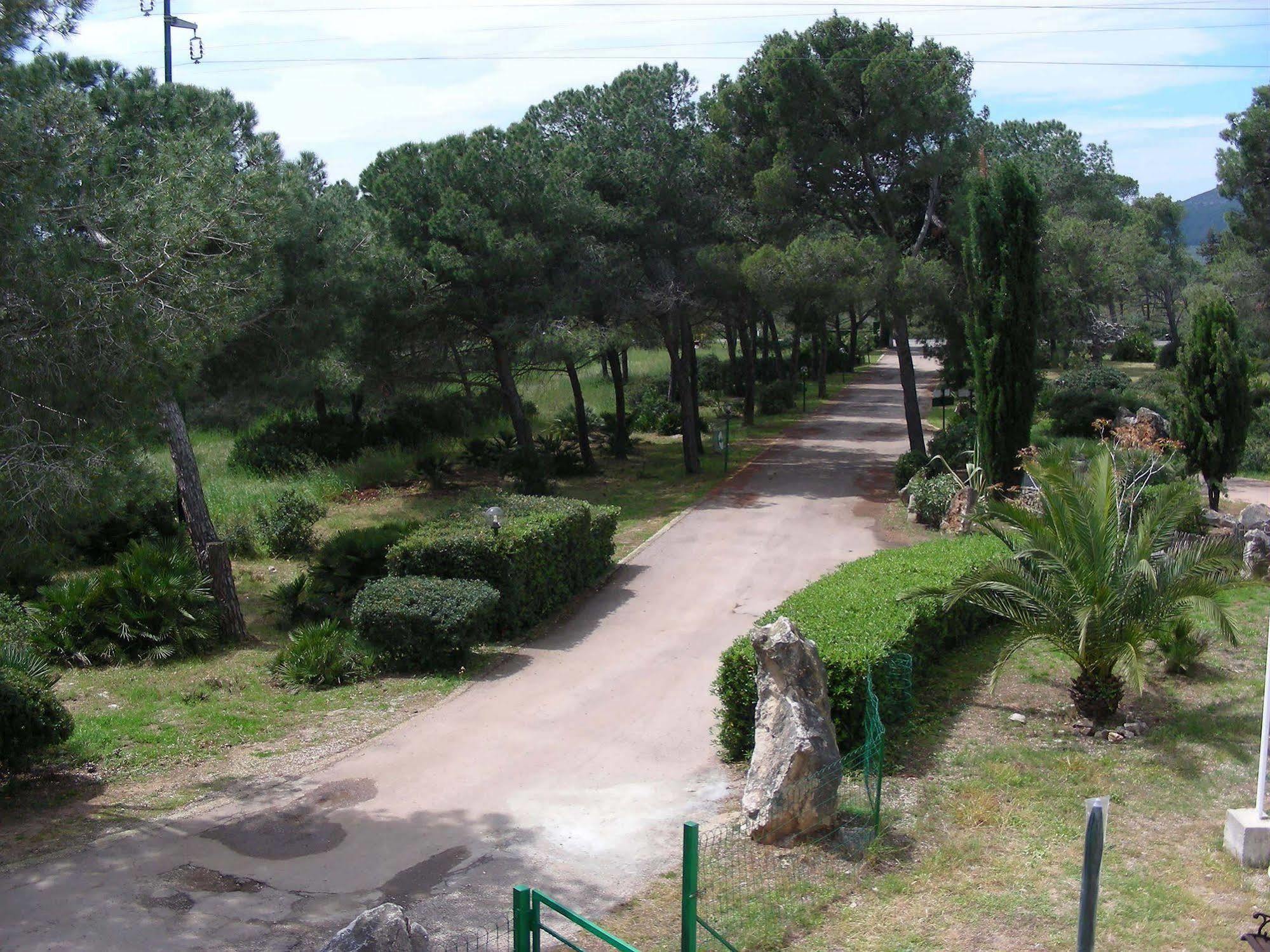 Villaggio Camping Nurral Fertilia Esterno foto