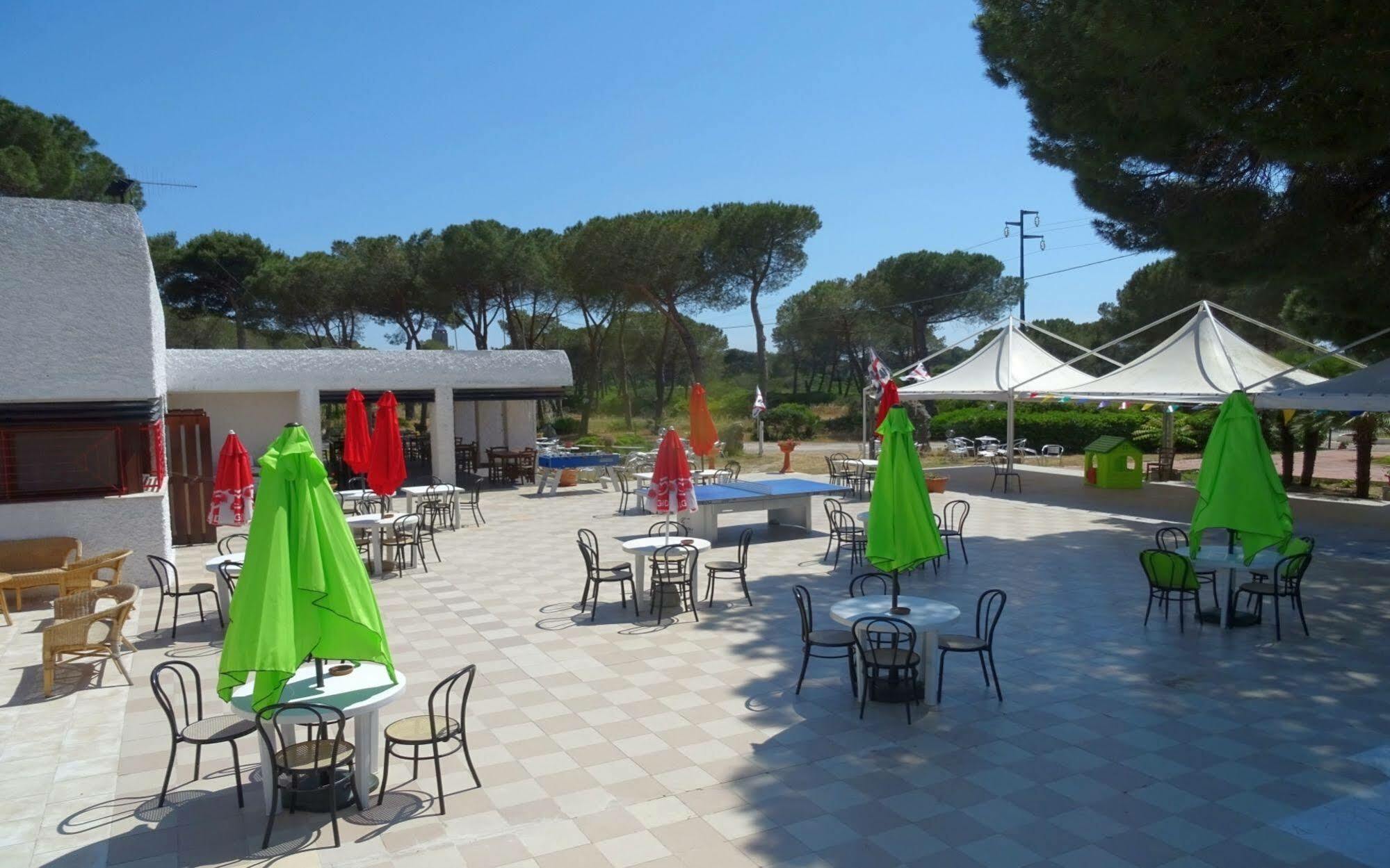 Villaggio Camping Nurral Fertilia Esterno foto
